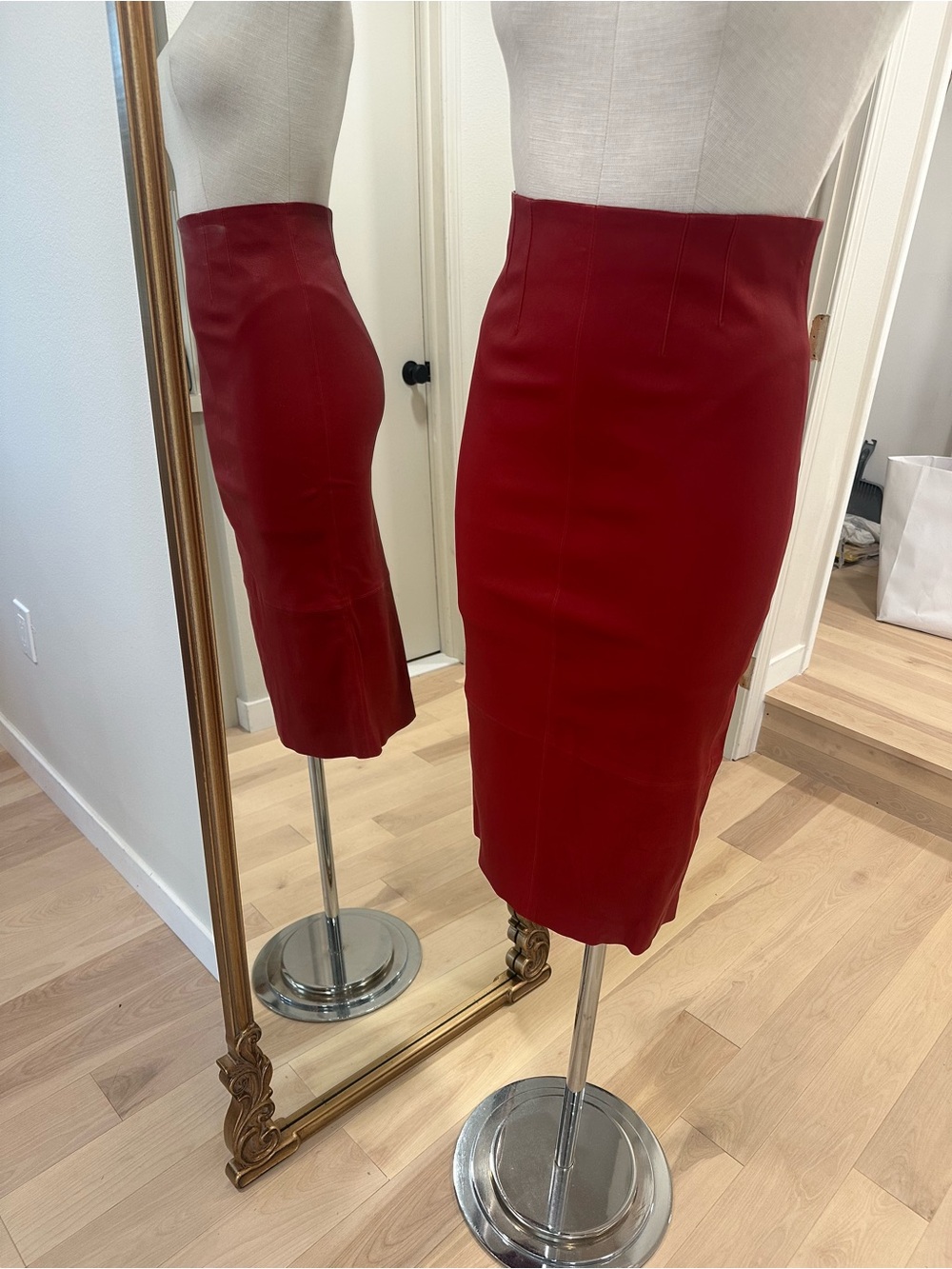 NWT Veronica Beard Kaliyah Lambskin Leather Pencil Skirt Vintage Red Size 4 Midi - Picture 2 of 14